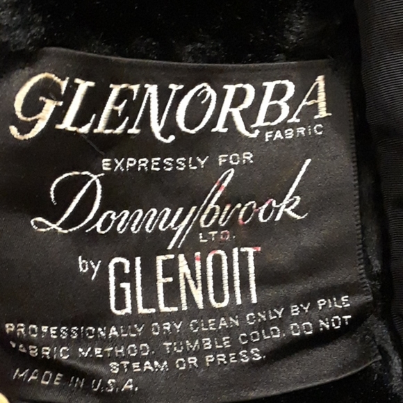 "Donnybrook" 1970's Vintage Faux Fur Coat - Picture 16 of 16